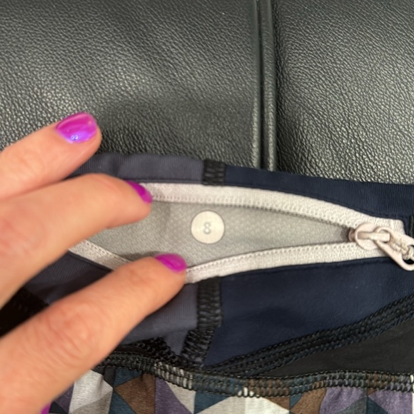 Lululemon low rise speed up 2.5 - Picture 3 of 3